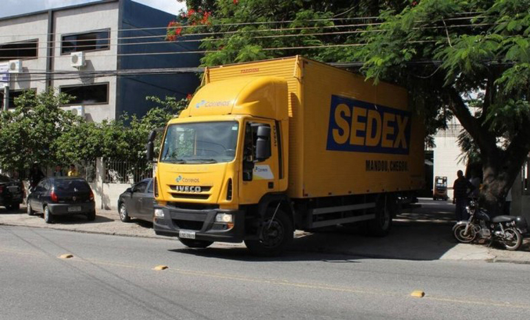 À mercê-Caminhão dos Correios deixa Centro de Entrega de Encomendas no Pechincha-risco permanente - Zeca gonçalves