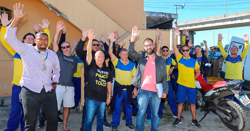 Faz uma semana que a empresa não consegue resolver problemas burocráticos e a greve continua em São Pedro da Aldeia