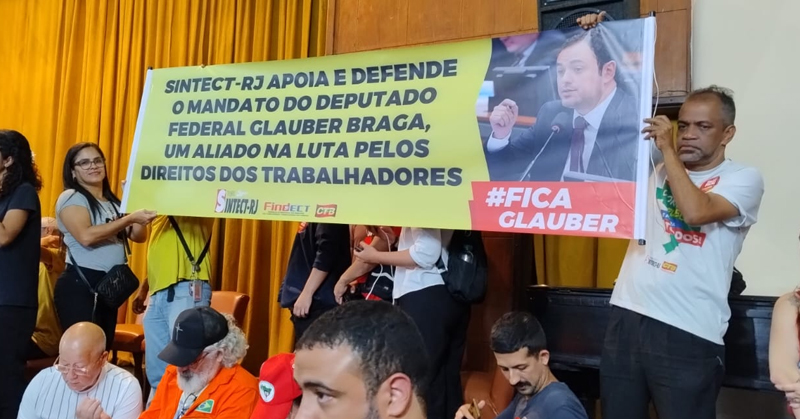 “Glauber Fica, Fora Lira”: SINTECT-RJ participa de ato em defesa do mandato de Glauber Braga