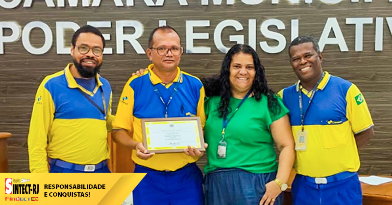 Carteiro de Queimados é homenageado na Câmara Municipal por mais de duas décadas de dedicação aos Correios